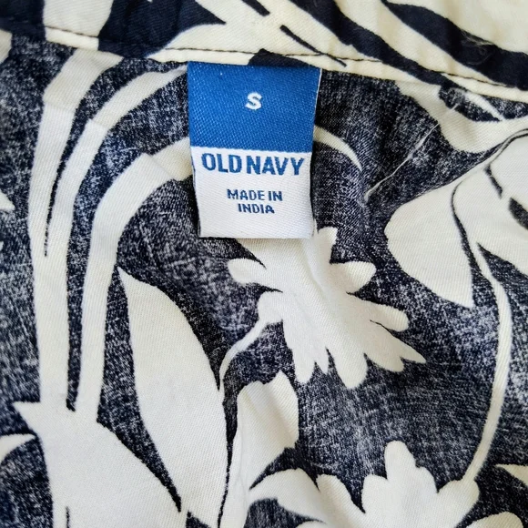 Elegant Black and White Floral Dress 3 - Picture 3 of 3